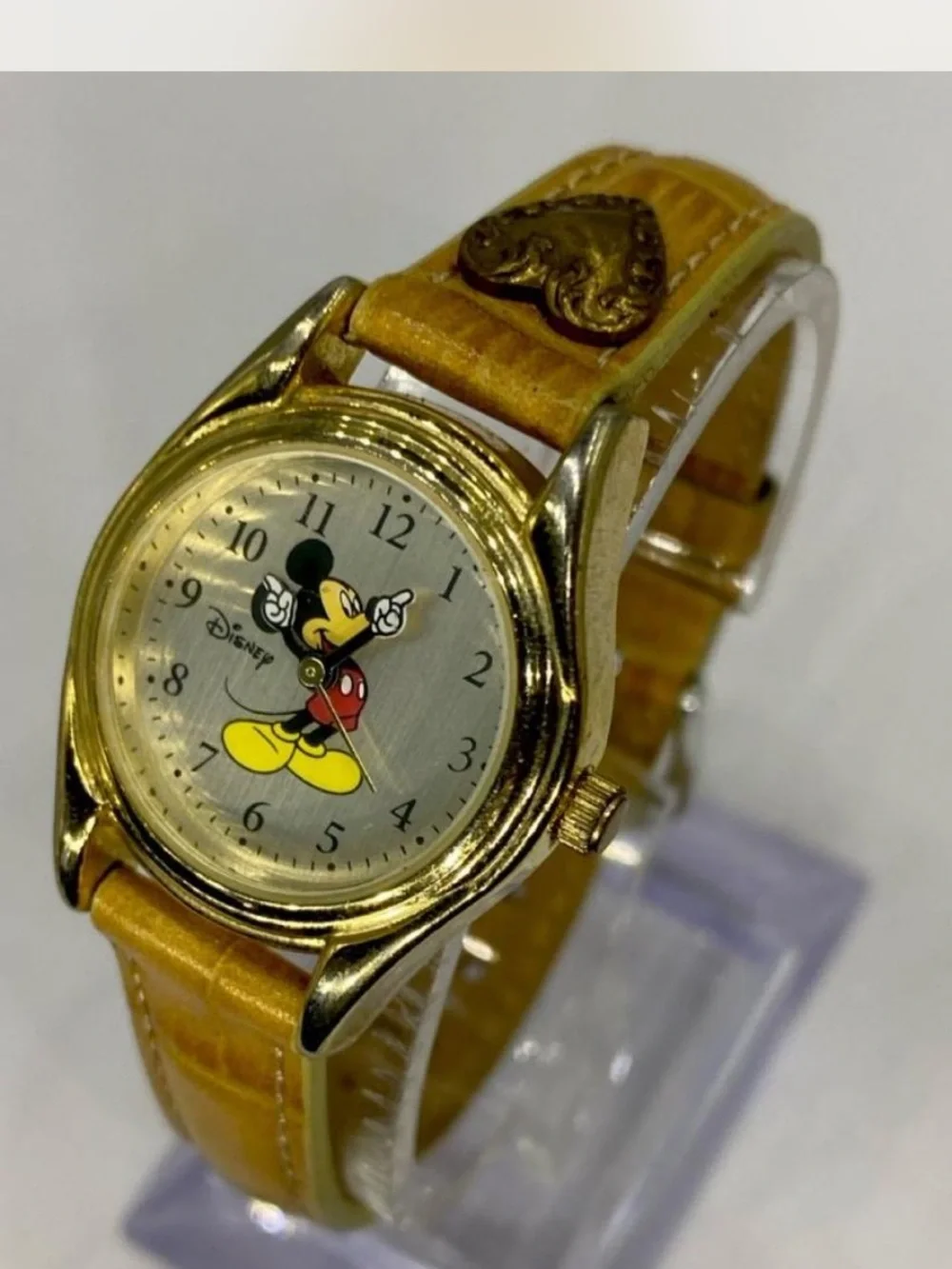 Disney *** Mickey Mouse Ladies Gold-Tone Watch /  Tan Strap * Collectors *^*